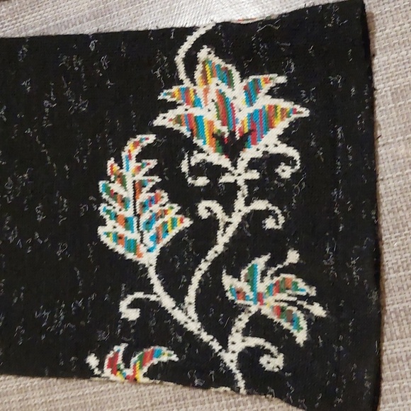 Woman's Lulu Love Fashion Embroidered Top - Picture 6 of 6